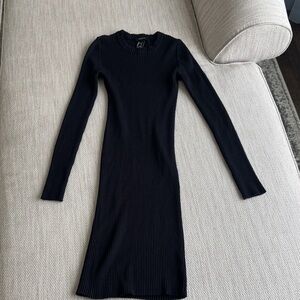 Forever 21 Black Long Sleeve sweater Dress very flattering perfect condition